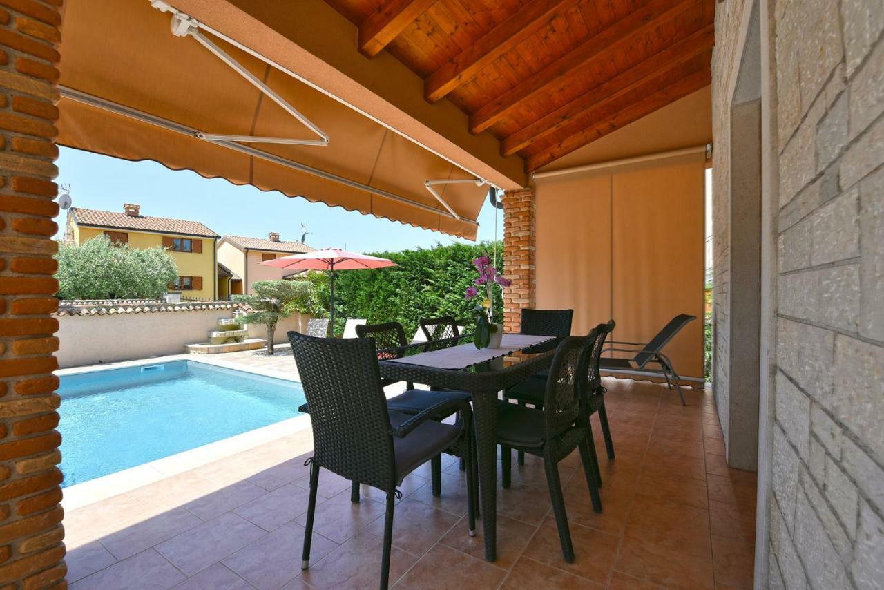 House Brigita 1762 Βίλα Πόρετς Εξωτερικό φωτογραφία
